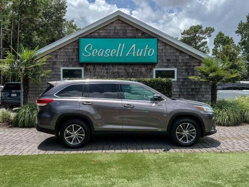 Predawn Gray Mica 2019 Toyota Highlander Hybrid XLE