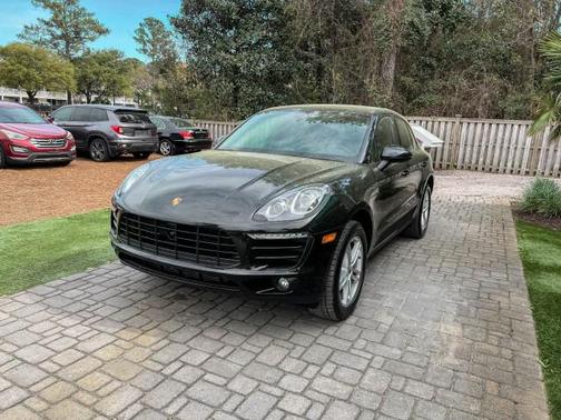 Black 2018 Porsche Macan Macan