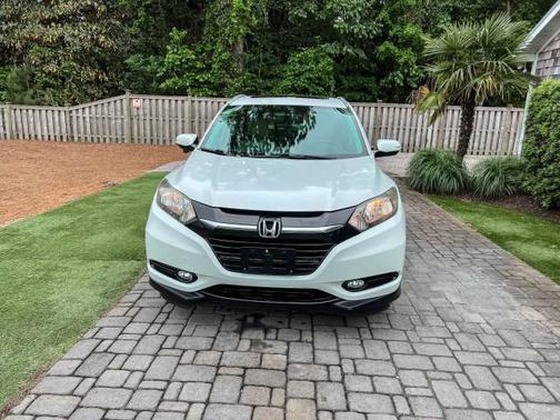 White Orchid Pearl 2018 Honda HR-V EX-L w/Navigation