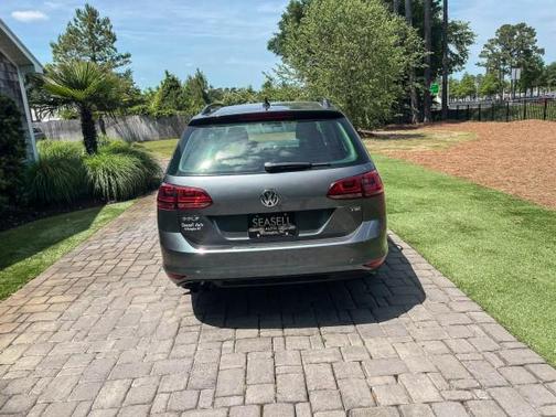 2016 Volkswagen Golf SportWagen TSI S 4-Door