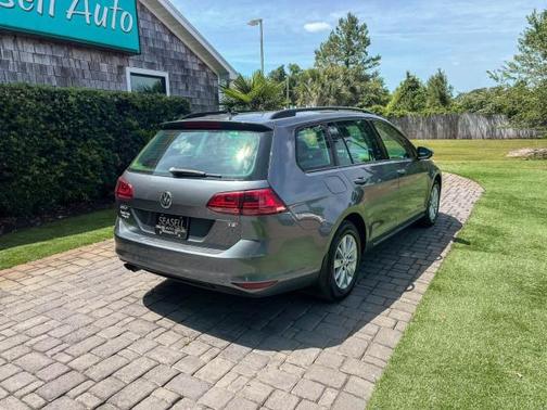 2016 Volkswagen Golf SportWagen TSI S 4-Door