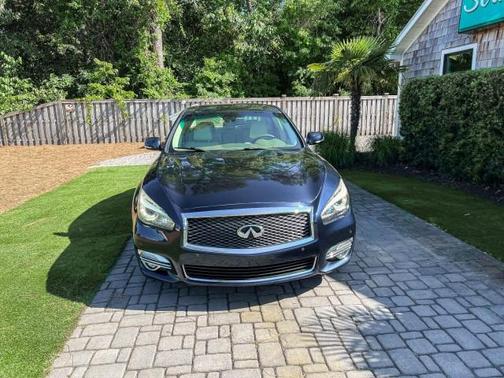 2018 INFINITI Q70 3.7 LUXE