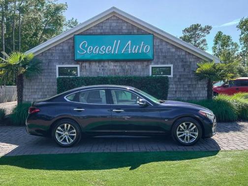 2018 INFINITI Q70 3.7 LUXE
