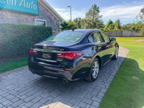 2018 INFINITI Q70 3.7 LUXE