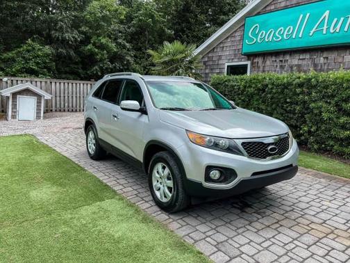 Bright Silver 2011 Kia Sorento LX