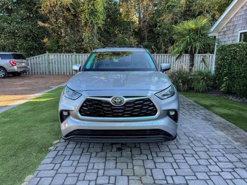 2020 Toyota Highlander Hybrid LE