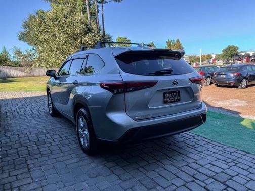 2020 Toyota Highlander Hybrid LE