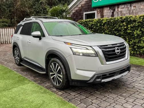 2025 Nissan Pathfinder Platinum FWD
