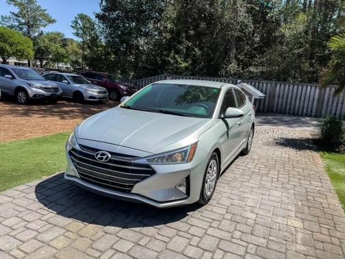 2019 Hyundai ELANTRA SE