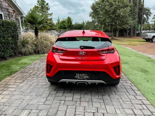 2019 Hyundai Veloster 2