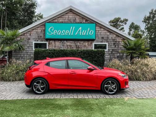2019 Hyundai Veloster 2