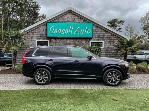 2016 Volvo XC90 T6 Momentum