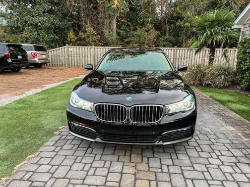 2018 BMW 740 740i