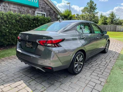 Gun Metallic 2021 Nissan Versa 1.6 SV