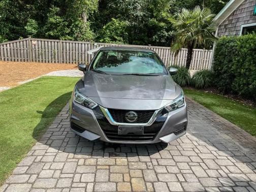 Gun Metallic 2021 Nissan Versa 1.6 SV