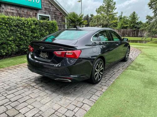 Dark Ash Metallic 2023 Chevrolet Malibu FWD RS