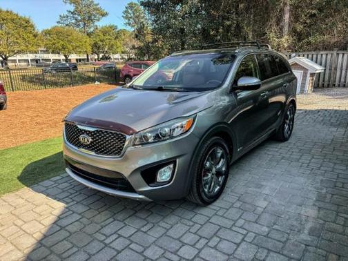 Titanium Silver 2017 Kia Sorento SX