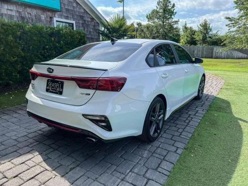 Snow White Pearl 2021 Kia Forte GT-Line