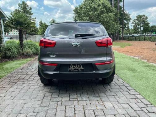 Mineral Silver 2016 Kia Sportage LX