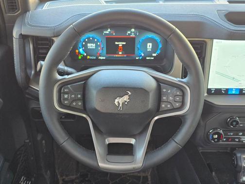 OXFORD WHITE 2025 Ford Bronco Outer Banks