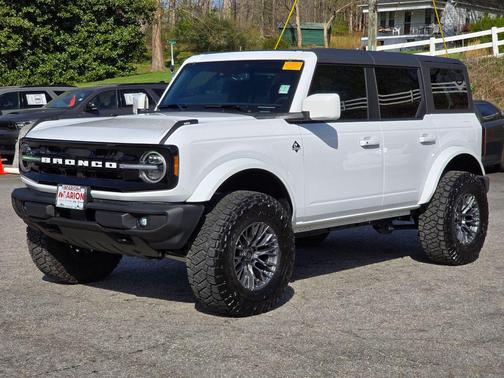 OXFORD WHITE 2025 Ford Bronco Outer Banks