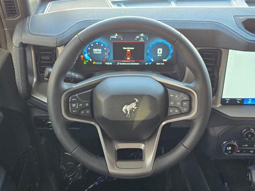 OXFORD WHITE 2025 Ford Bronco Outer Banks