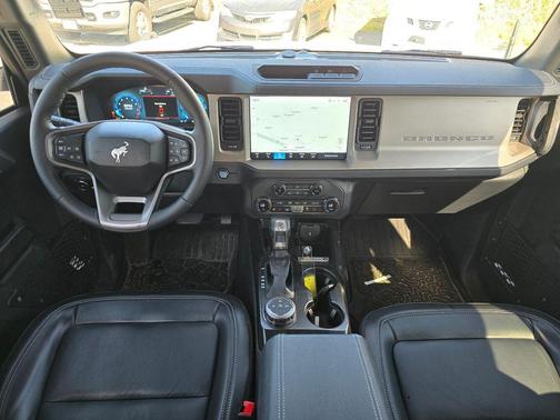 OXFORD WHITE 2025 Ford Bronco Outer Banks