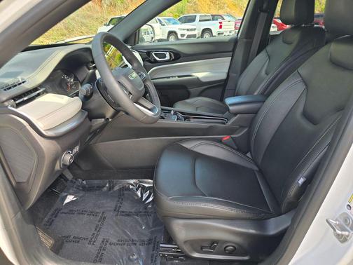 Bright White Clearcoat 2025 Jeep Compass Limited
