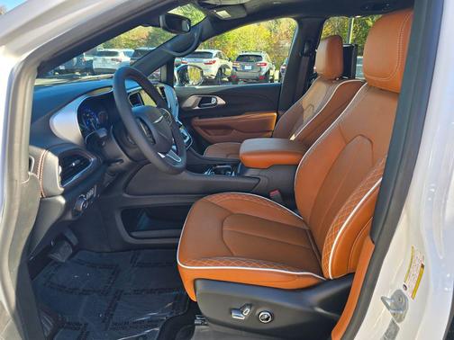 2026 Chrysler Pacifica L