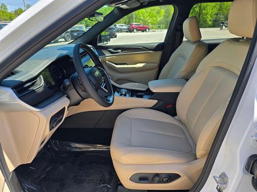 Bright White Clearcoat 2026 Jeep Grand Cherokee L Limited
