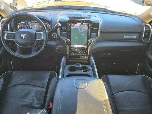 2022 RAM 3500 Laramie Crew Cab 4x4 8' Box