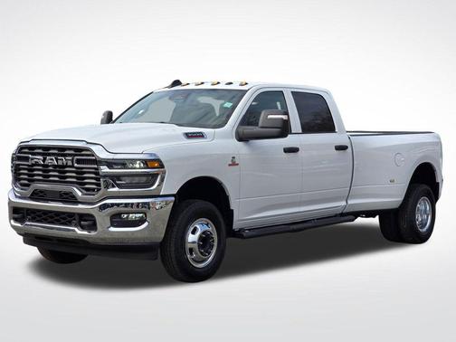 Bright White Clearcoat 2026 RAM 3500 Tradesman Crew Cab 4x4 8' Box