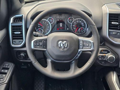 Tank 2026 RAM 1500 Big Horn/Lone Star