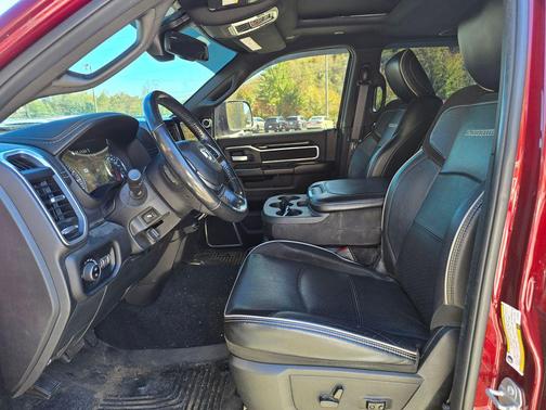2020 RAM 2500 Laramie Crew Cab 4X4 6'4' Box