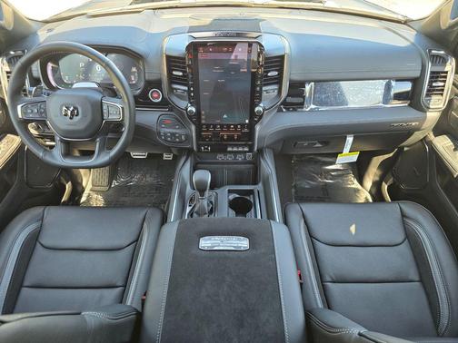 Diamond Black Crystal Pearlcoat 2026 RAM 1500 RHO Crew Cab 4x4 5'7' Box