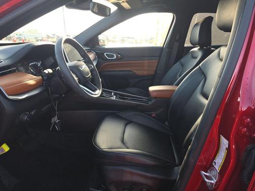 Red Hot Pearlcoat 2025 Jeep Compass Limited