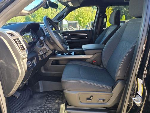 2024 RAM 3500 Big Horn Crew Cab 4x4 8' Box