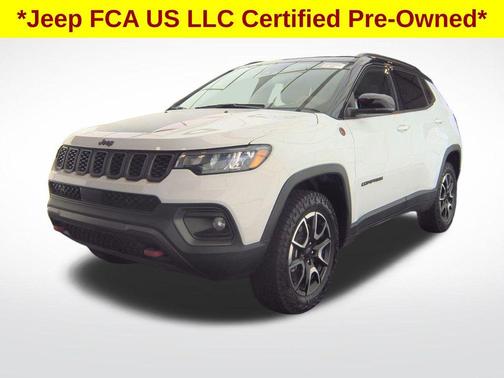 Bright White Clearcoat 2024 Jeep Compass Trailhawk