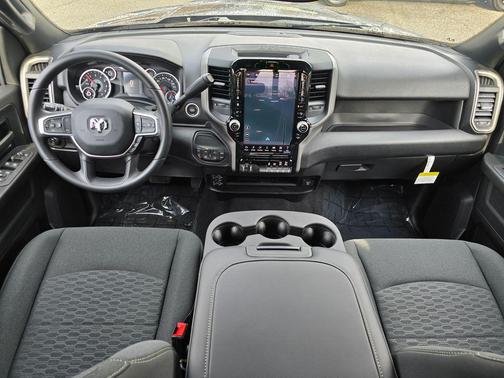 2026 RAM 2500 Tradesman Crew Cab 4x4 6'4' Box