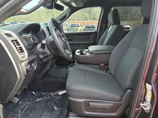 2026 RAM 2500 Tradesman Crew Cab 4x4 6'4' Box