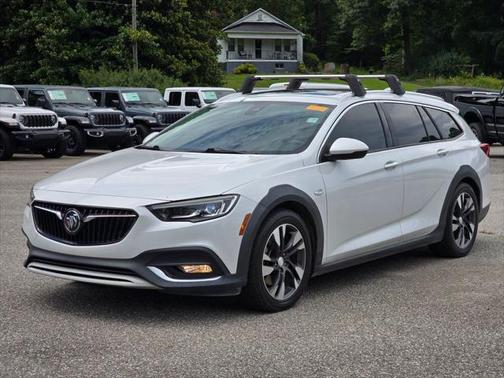 2019 Buick Regal TourX AWD Essence
