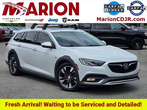 2019 Buick Regal TourX AWD Essence