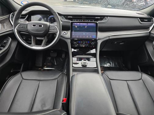 Bright White Clearcoat 2025 Jeep Grand Cherokee Limited