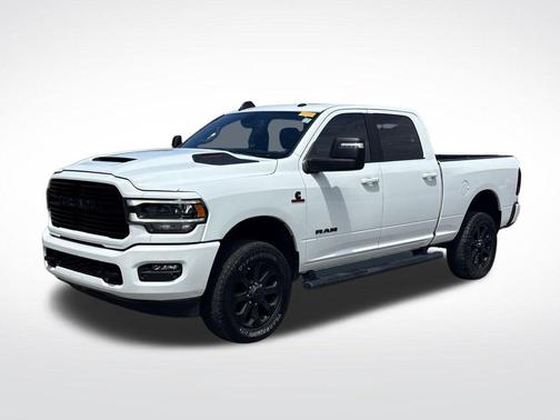 Bright White Clearcoat 2023 RAM 2500 Laramie Crew Cab 4x4 6'4' Box