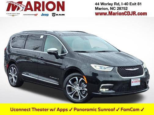 Diamond Black Crystal Pearlcoat 2026 Chrysler Pacifica L