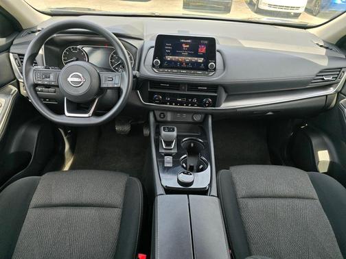 Gun Metallic 2024 Nissan Rogue SV