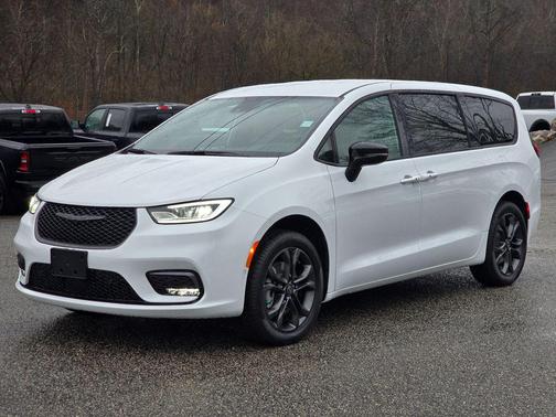 2026 Chrysler Pacifica L