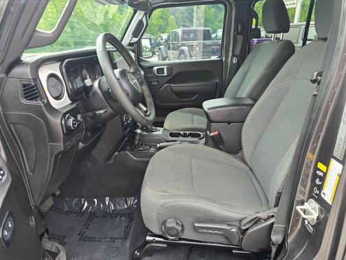Granite Crystal Metallic Clearcoat 2024 Jeep Gladiator Sport S