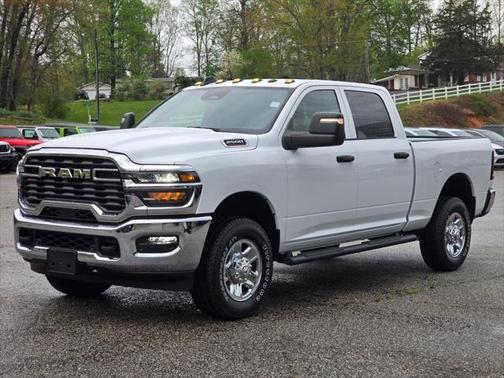 2025 RAM 2500 Tradesman Crew Cab 4x4 6'4' Box