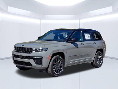 Sting-Gray Clearcoat 2027 Jeep Grand Cherokee Summit